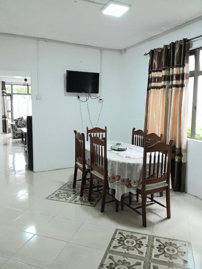 Beautiful Affordable House - 5 Minutes From The Airport And 12 Minutes To Blue Bay Beach Mon Tresor エクステリア 写真