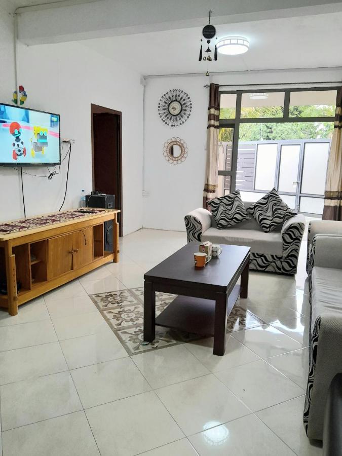 Beautiful Affordable House - 5 Minutes From The Airport And 12 Minutes To Blue Bay Beach Mon Tresor エクステリア 写真